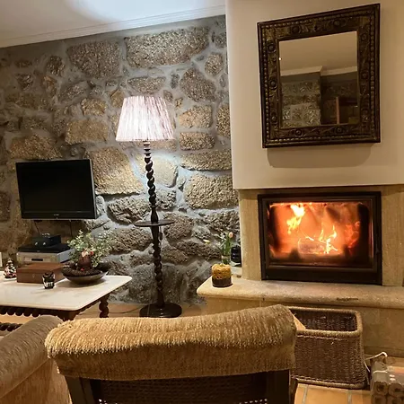 Bergui - Em Desde 2017 Отель Гимарайнш