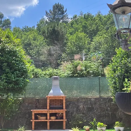 Отель Bergui - Em Desde 2017 Гимарайнш