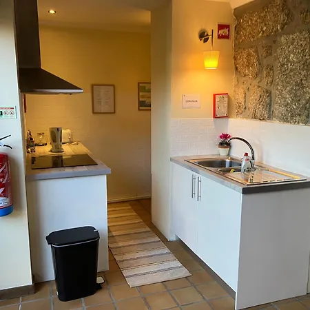 Bergui - Em Desde 2017 Отель Гимарайнш