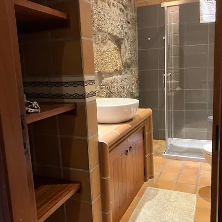 Bergui - Em Desde 2017 Отель Гимарайнш