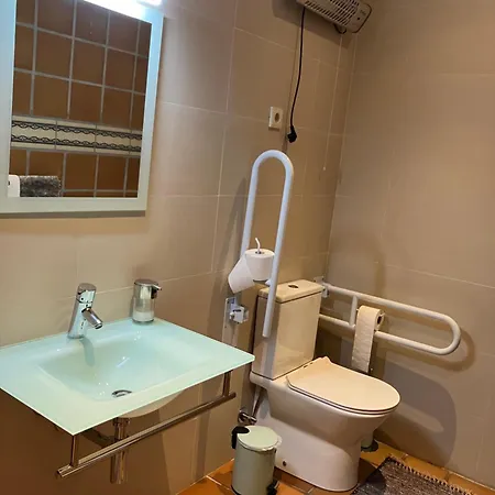 Bergui - Em Desde 2017 Hotell