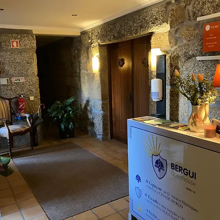 ホテル Bergui - Em Desde 2017 ギマランイス