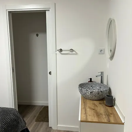 Bergui - Em Desde 2017 Hotell Guimarães
